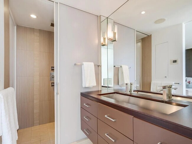 Building Photo - 1080 Chestnut St