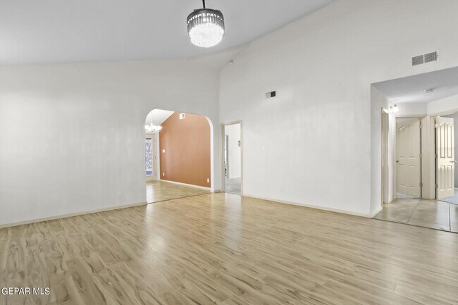 Building Photo - 14438 Miguel Terrazas Dr