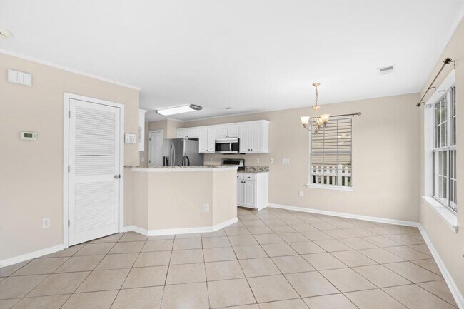 Building Photo - 454 Dandelion Ln