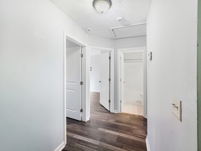 Building Photo - Charming Forest Park Townhome with Modern Finishes