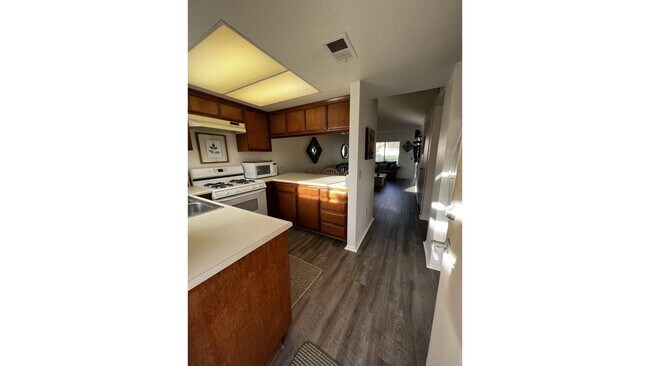 Building Photo - 406 Tava Ln