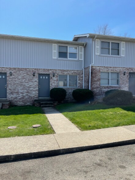 Primary Photo - 110 Youngstown Rd