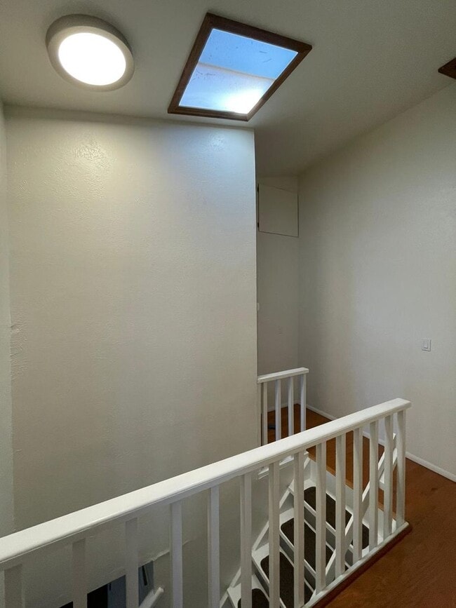 Building Photo - Prelease - 2bd/1.5ba Laminate flooring - Avail. July 2026