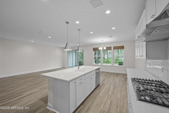 Building Photo - 23 Oak Pk Dr