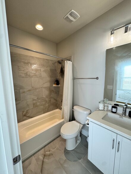 Building Photo - 4101 Bryant Terraces Dr