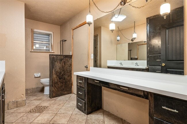 Building Photo - 1219 Park Ln