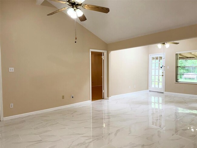 Building Photo - 10202 Hollow Canyon Dr