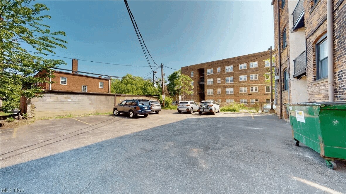 Building Photo - 2725 Hampshire Rd