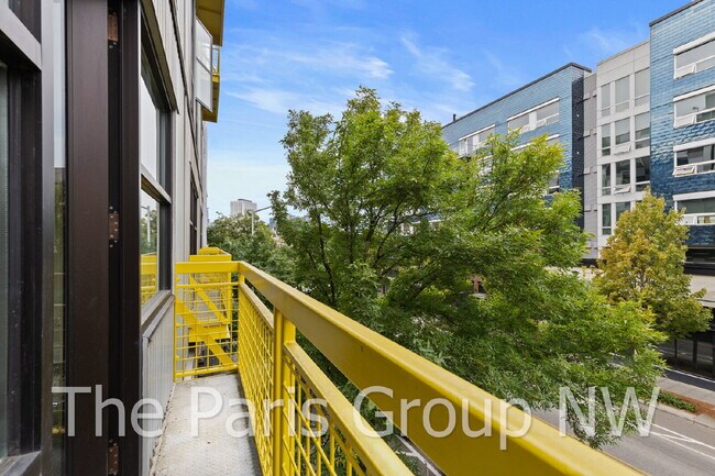 Building Photo - 615 E Pike St