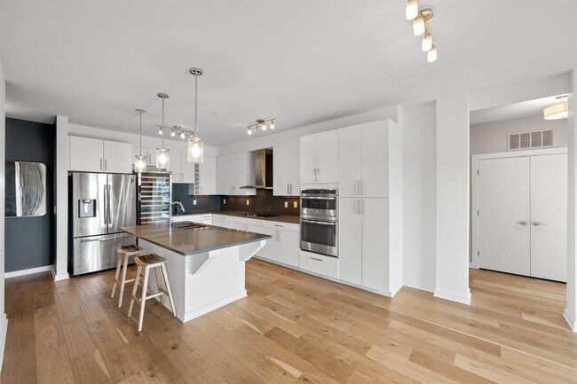 Building Photo - 3600 S Lamar Blvd