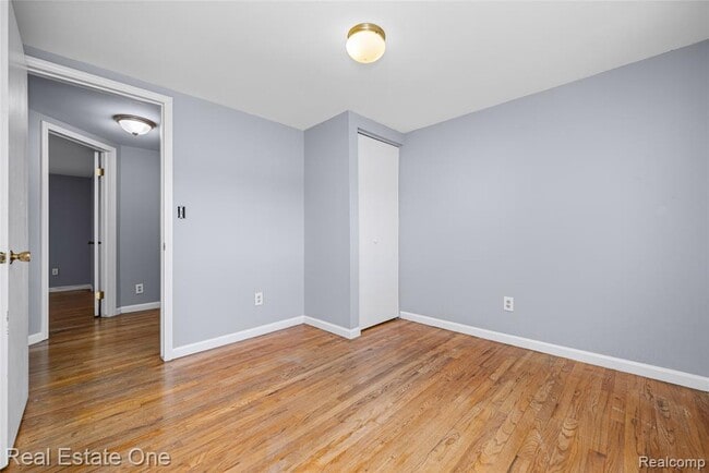 Building Photo - 348 Decca Dr