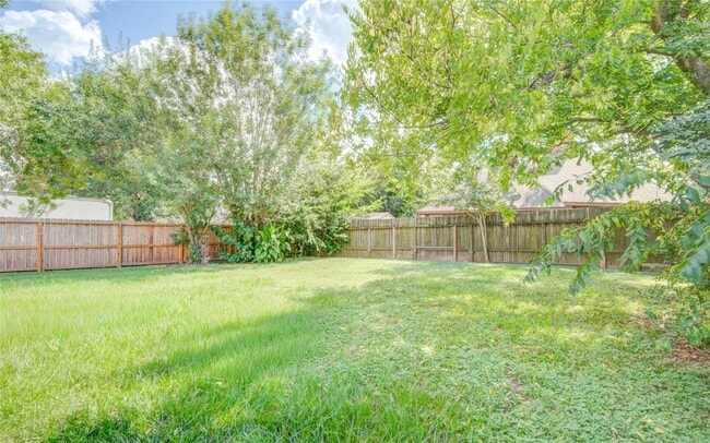Building Photo - 20403 White Poplar Dr