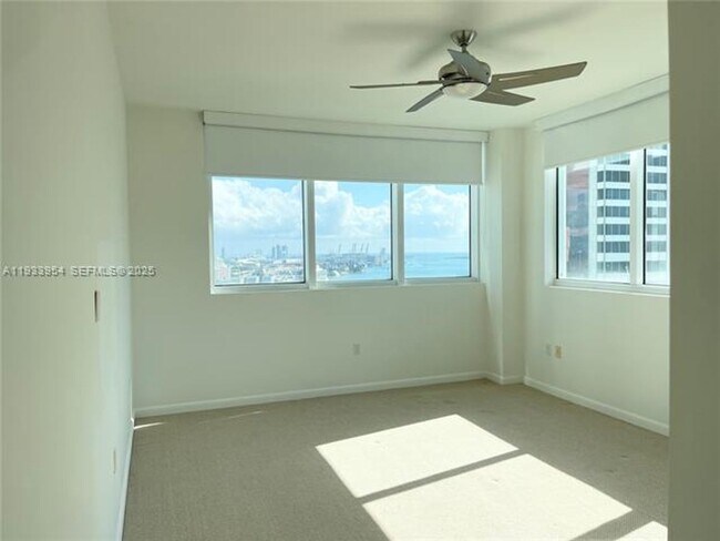 Building Photo - 253 NE 2nd St