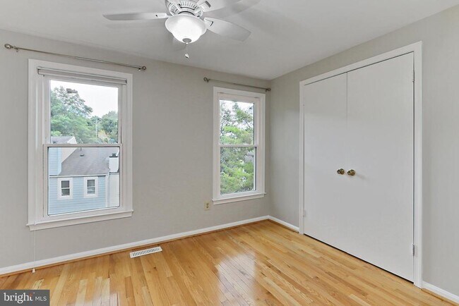 Building Photo - 11931 Redtree Way