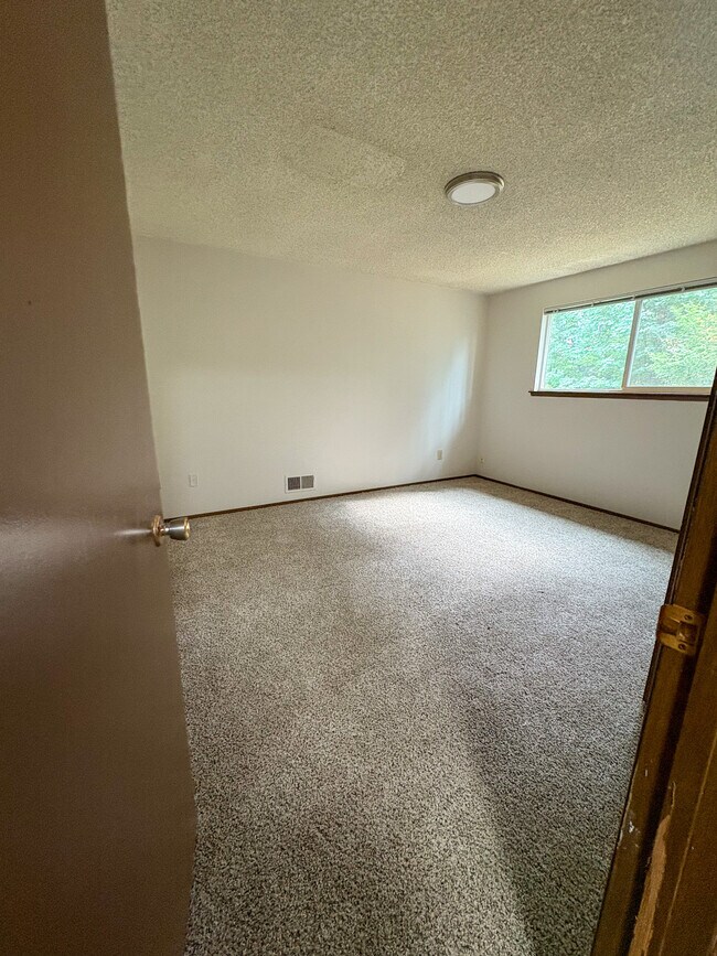 Building Photo - 4608 73rd St Ct E