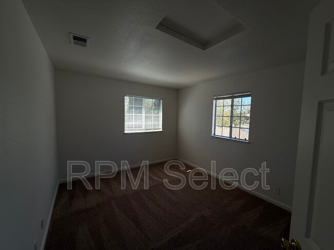 Building Photo - 1255 Farragut Cir
