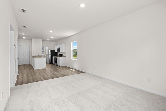 Building Photo - 450 Castillo Dr