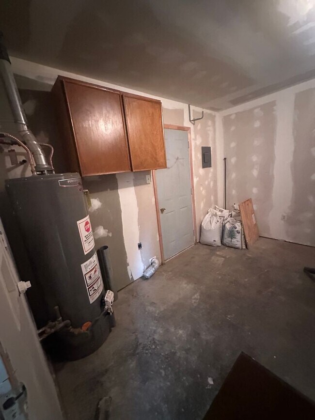 Building Photo - Welcome to this charming 3-bedroom, 2-bathroom home located in Albuquerque, NM
