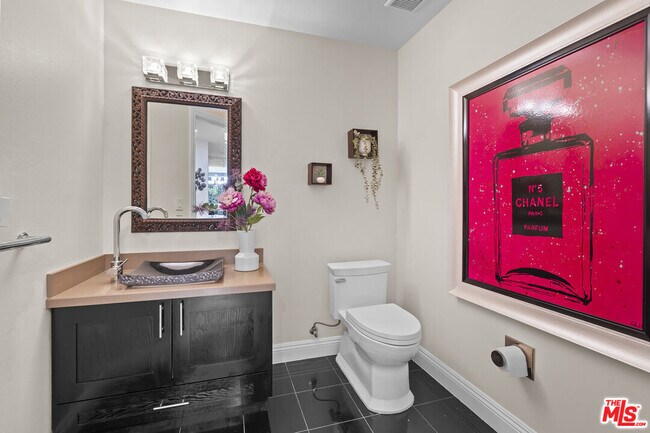 Building Photo - 4848 Wilshire Blvd