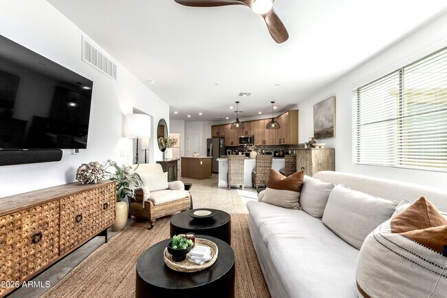 Building Photo - 2511 W Queen Creek Rd