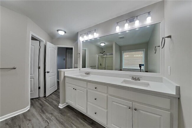 Building Photo - 1980 Lily Valley Dr