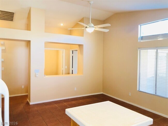 Building Photo - 4836 Minturn Ave