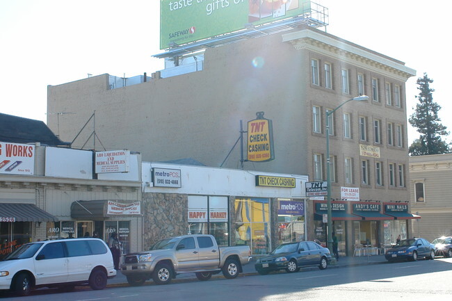 Primary Photo - 498 25th St
