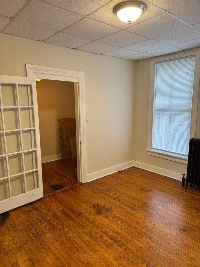 Building Photo - 210-212 N Potomac St