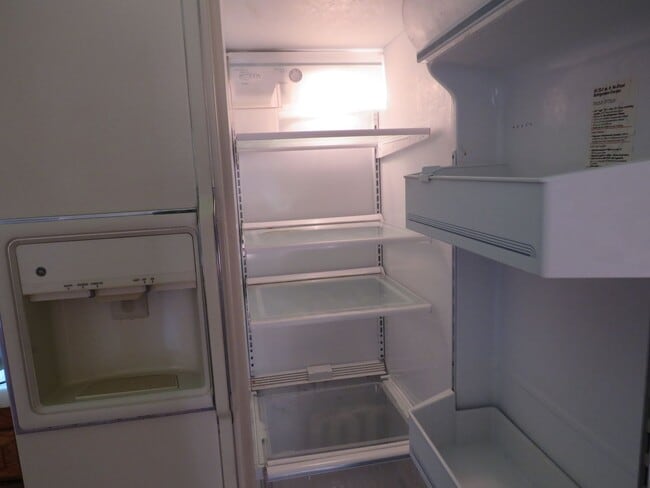 Building Photo - 3 Bedroom 2 Bath home on 1 acre