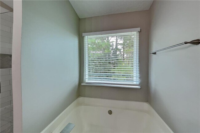 Building Photo - 2920 Summit Point Ct