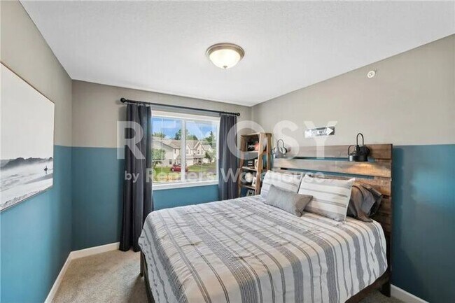 Building Photo - Available July 15th 3 Bedroom 2.5 Bath Townhome in Zimmerman