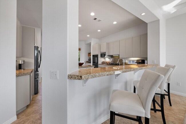 Building Photo - 50500 Cypress Point Dr