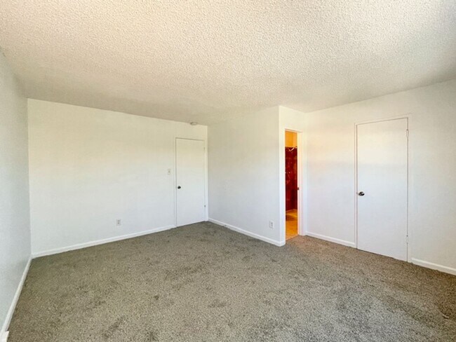 Building Photo - Thornton 2-Story Townhome