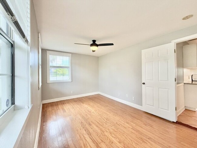 Building Photo - 909 W Fribley St