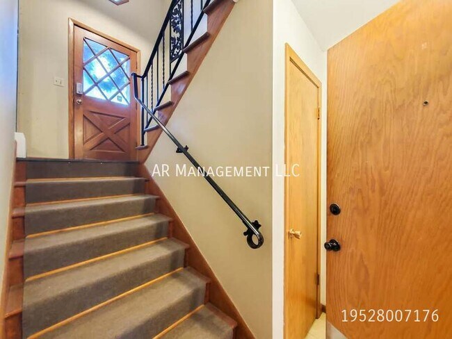 Building Photo - 11210 Sunset Trail