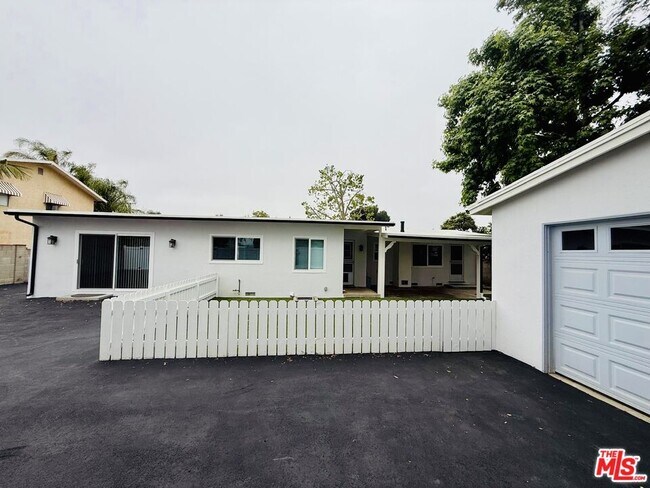 Building Photo - 13411 Wingo St