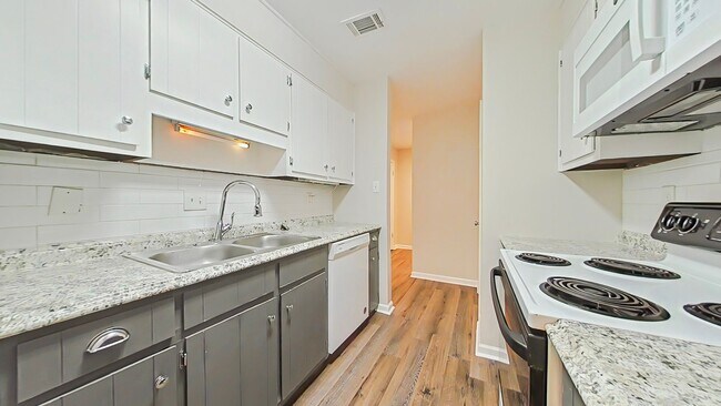 Building Photo - Cute Ranch in Columbia County!
