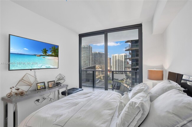 Building Photo - 801 S Miami Ave