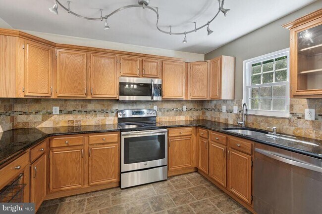 Building Photo - 1511 Ashburnham Dr