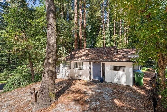 Building Photo - 101 Annies Way