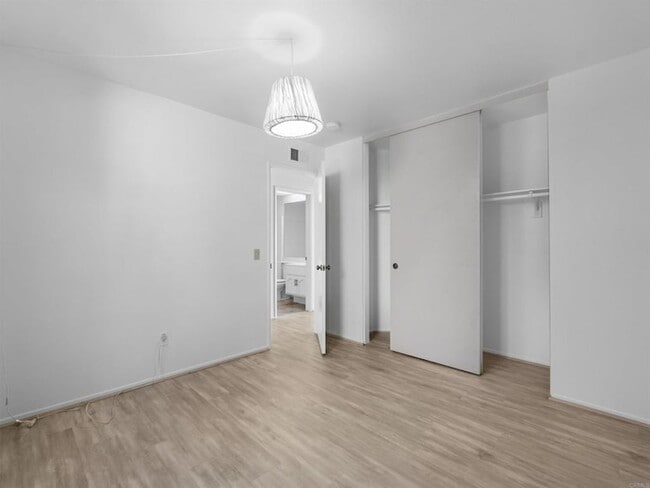 Building Photo - 6923 Whitecap Dr