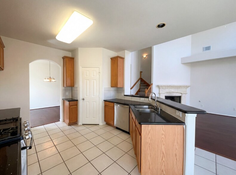 Building Photo - 200 Rippling Creek Ln