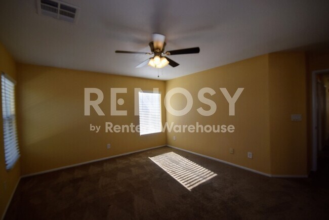 Building Photo - Space, Comfort, and a Layout Built for Real Life -- Iron Mountain Ranch
