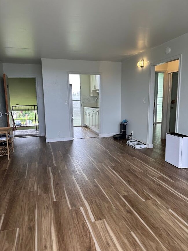 Building Photo - Lalawai Hale 2 bedroom, 1 bath, 1 uncovere...