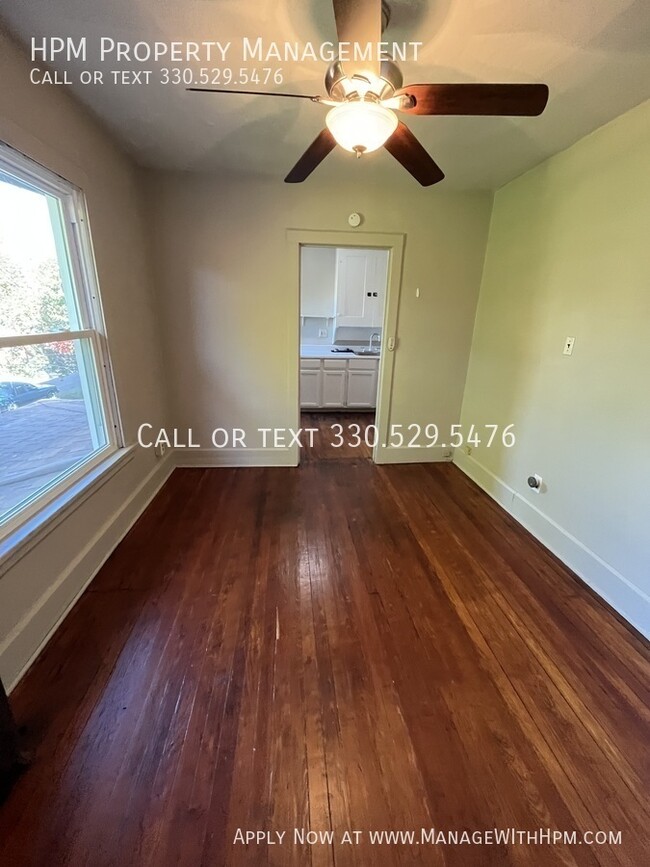 Building Photo - Cozy 1 bedroom 1 bathroom.  Move in specia...