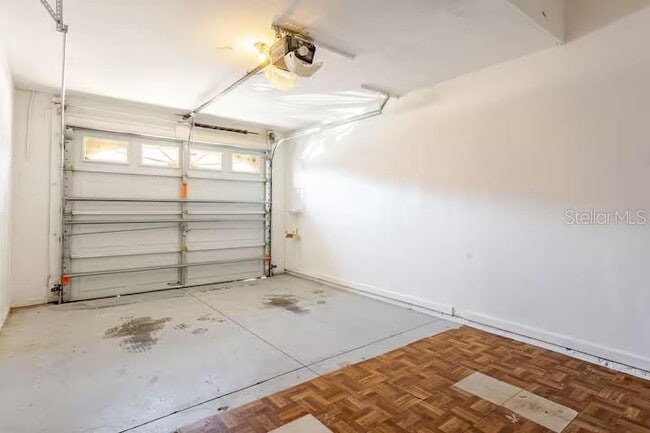 Building Photo - 3041 Ashland Ln S