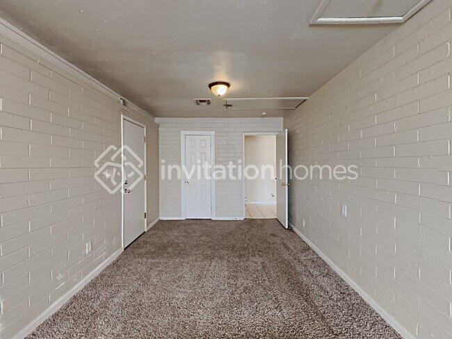 Building Photo - 4601 N 50th Ave