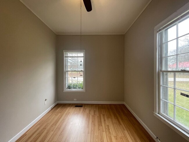 Building Photo - 25 Hollis St