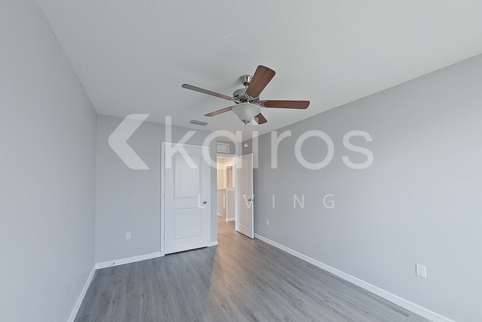 Building Photo - 8716 SW 44th Ct