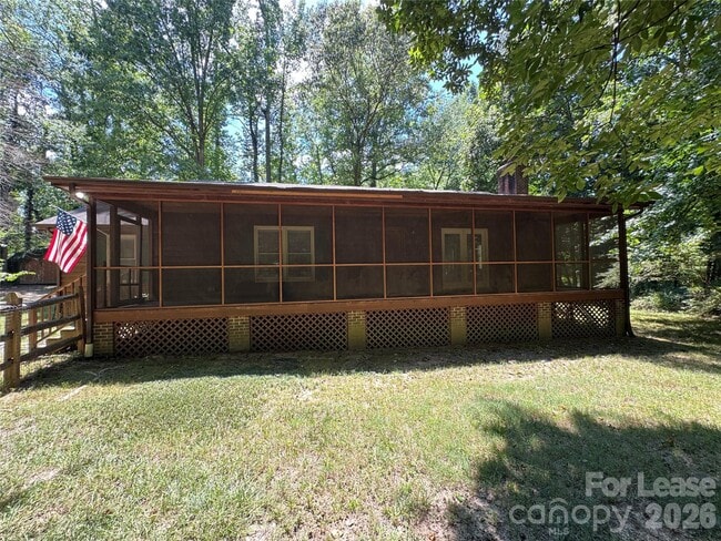Building Photo - 219 Larkfield Rd
